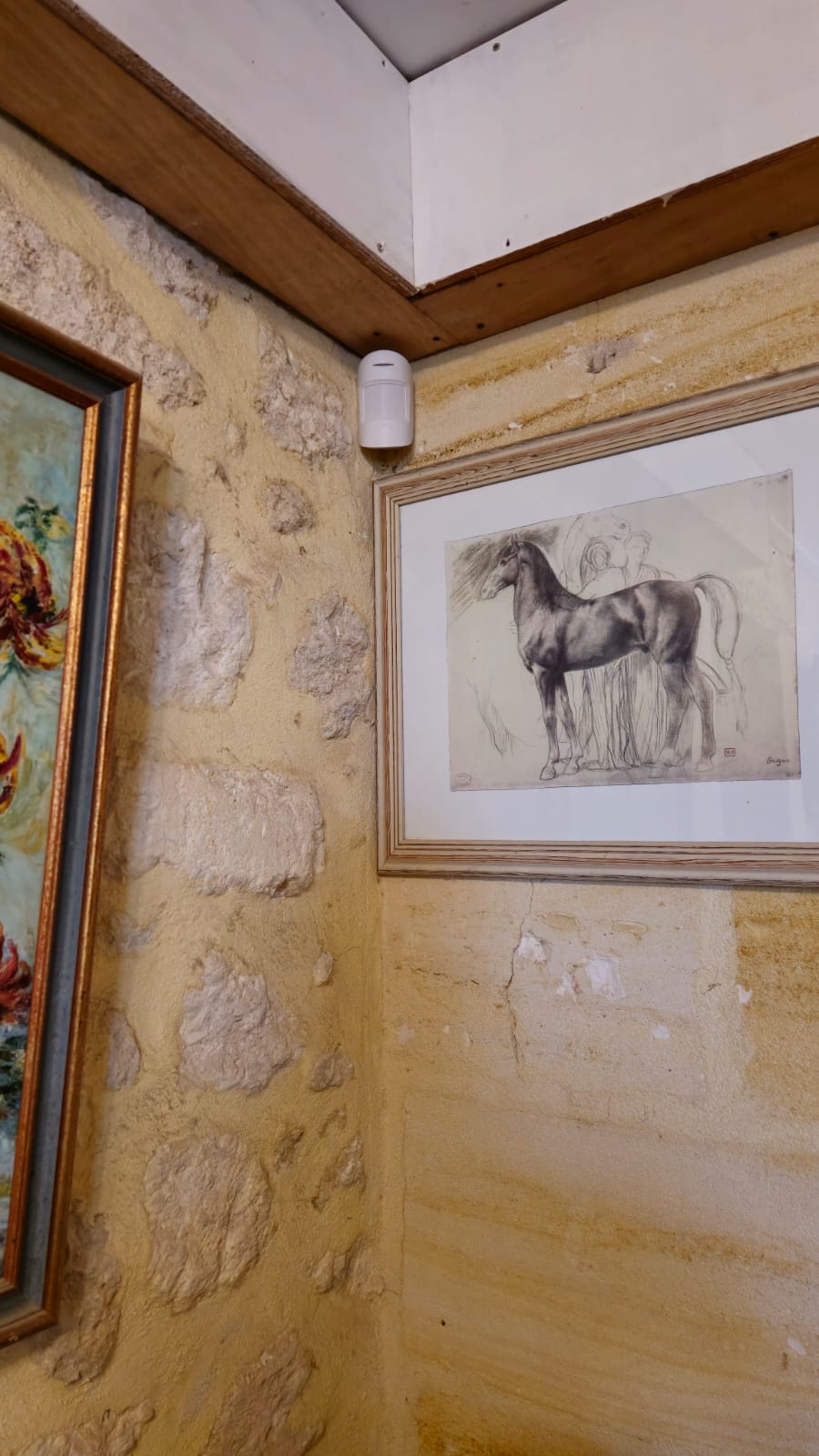 Installation d&rsquo;une alarme Ajax sans fil dans un château en Gironde près de Saint-Emilion