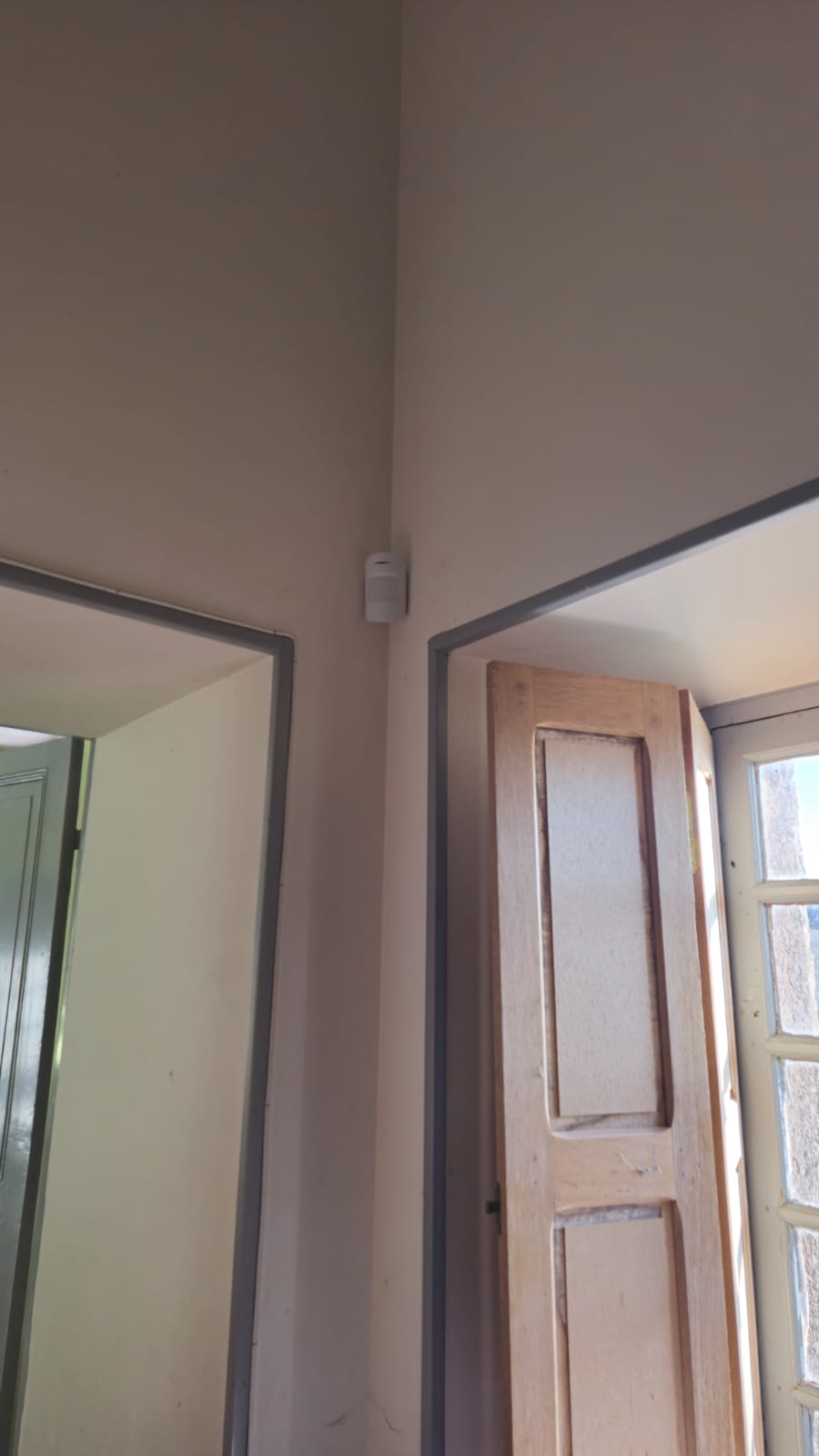 Installation d&rsquo;une alarme Ajax sans fil dans un château en Gironde près de Saint-Emilion