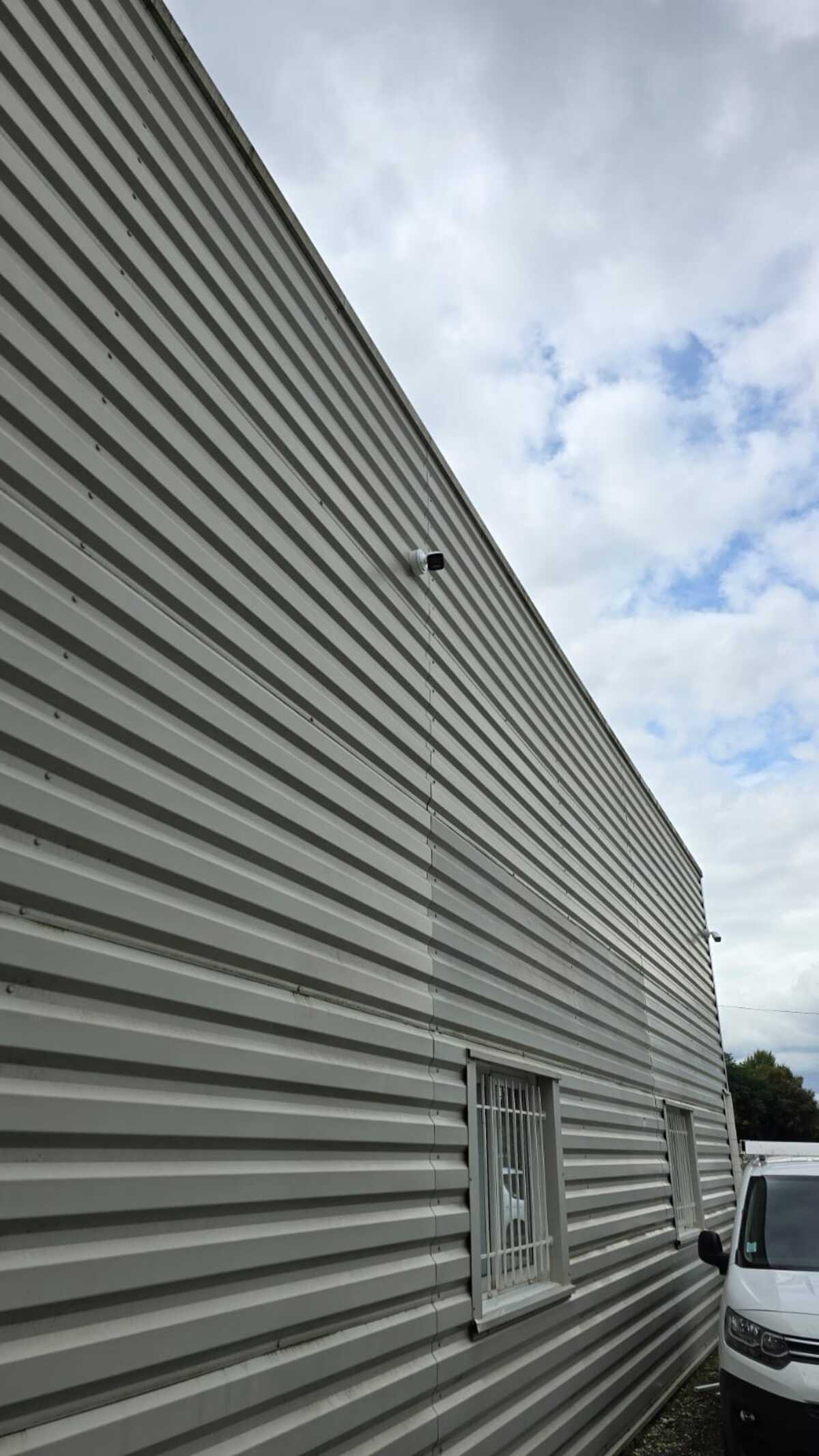 Sécurisez votre entreprise avec les systèmes de surveillance Aritech et Hik-Vision